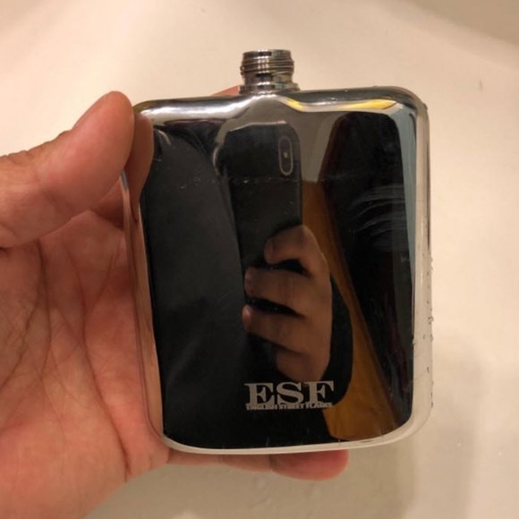 Stainless Steel 6oz Flask in vegan Leather Holster - Picture 7 of 8